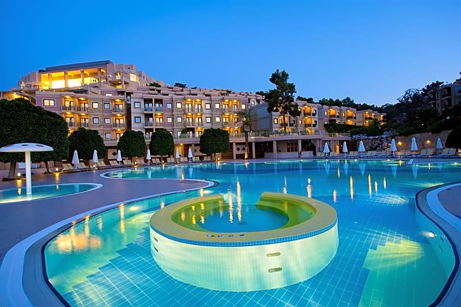 Hilton Bodrum Turkbuku Resort & Spa