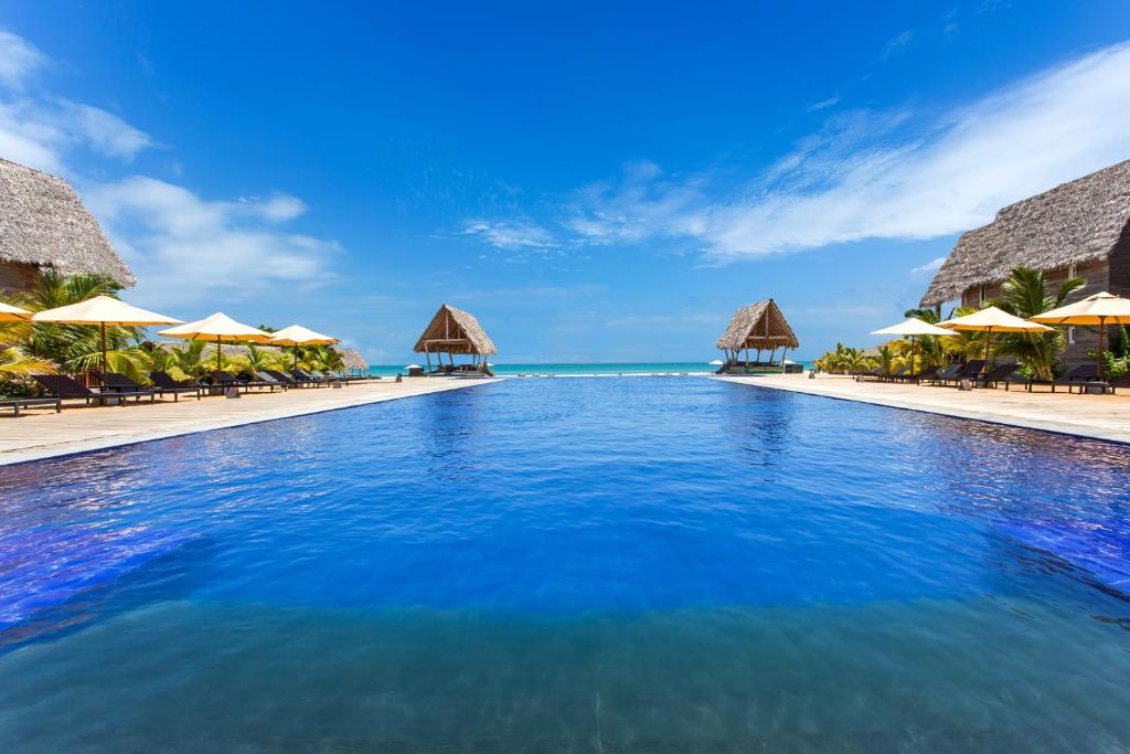 Maalu Maalu Resort & Spas