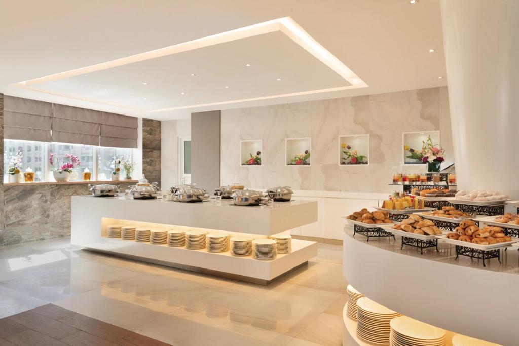 Ramada by Wyndham Abu Dhabi Corniche