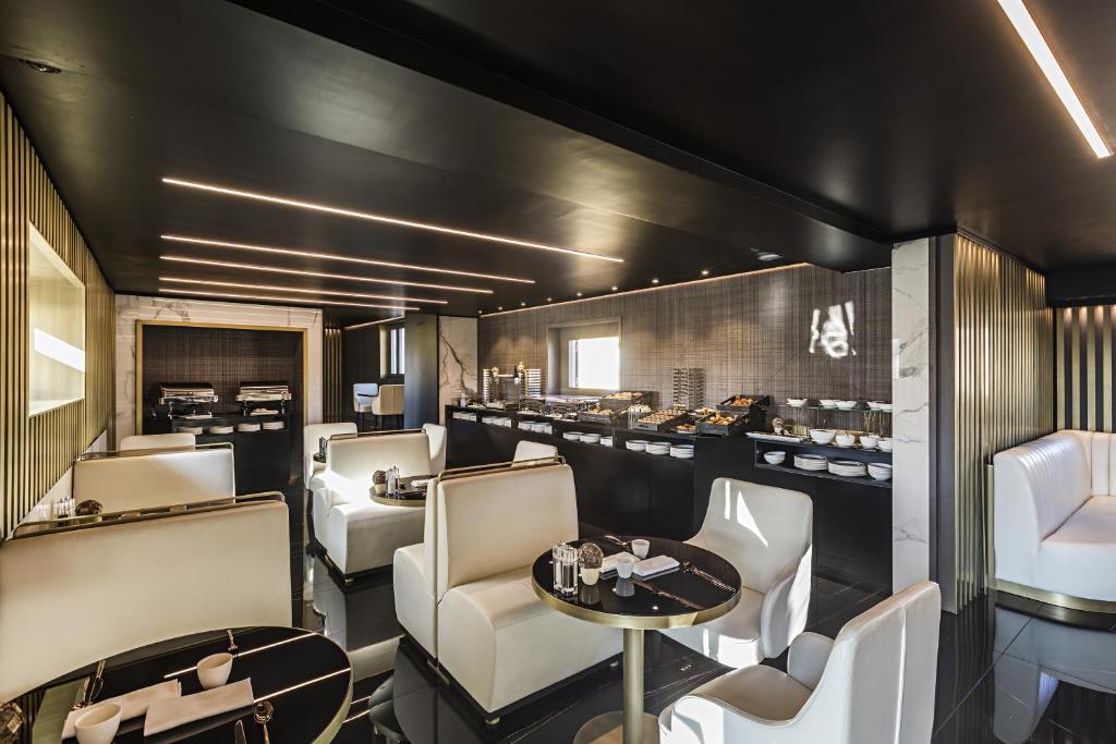 The Pantheon Iconic Rome Hotel, Autograph Collection
