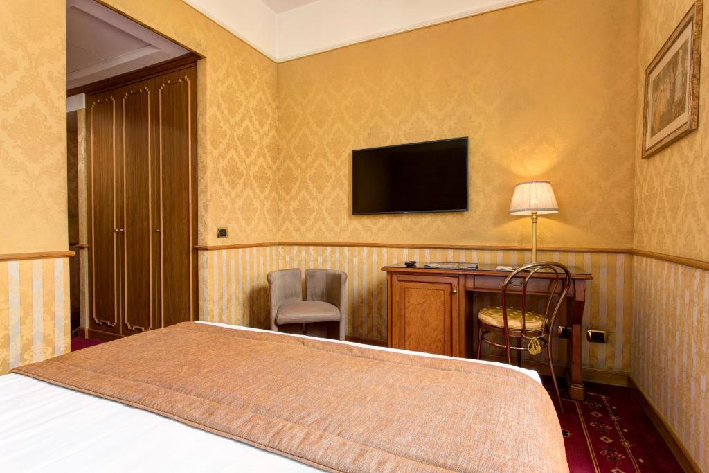 Marcella Royal Hotel - Rooftop Garden