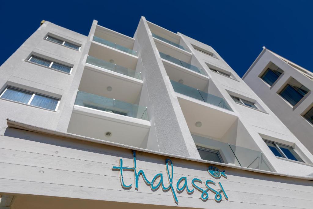 Costantiana Beach Hotel Apartments