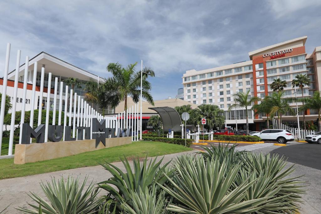 dal travel Courtyard by Marriott Panama Multiplaza Mall