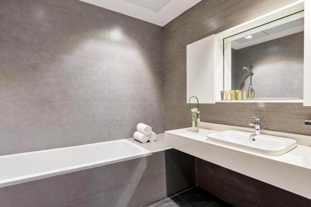 dal travel Staybridge Suites - Doha Lusail