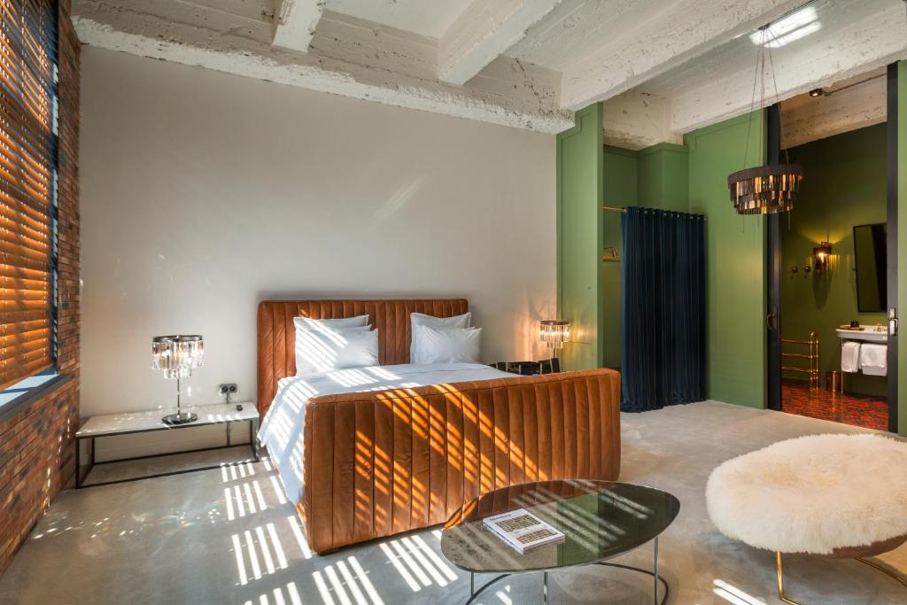 dal travel Stamba Hotel
