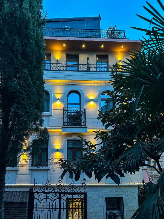 Silver 39 Corner Hotel