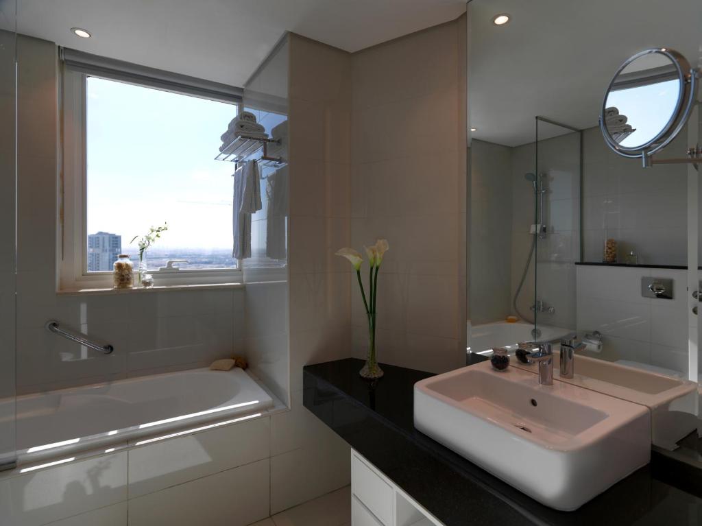 DAMAC Maison Canal Views