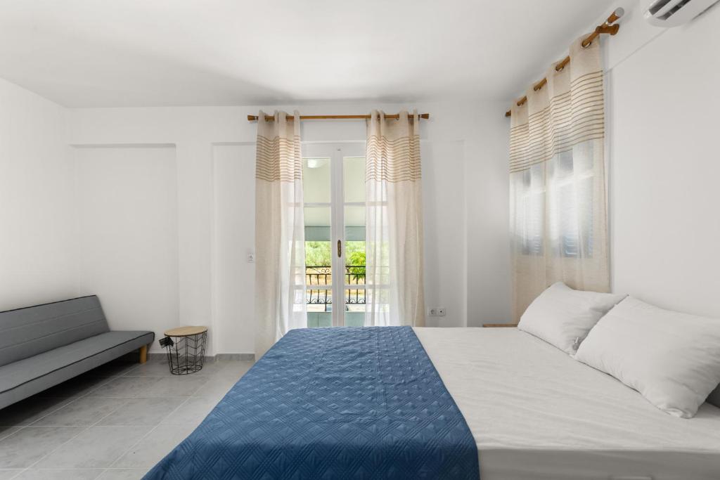 Nikas Rooms and Apartments