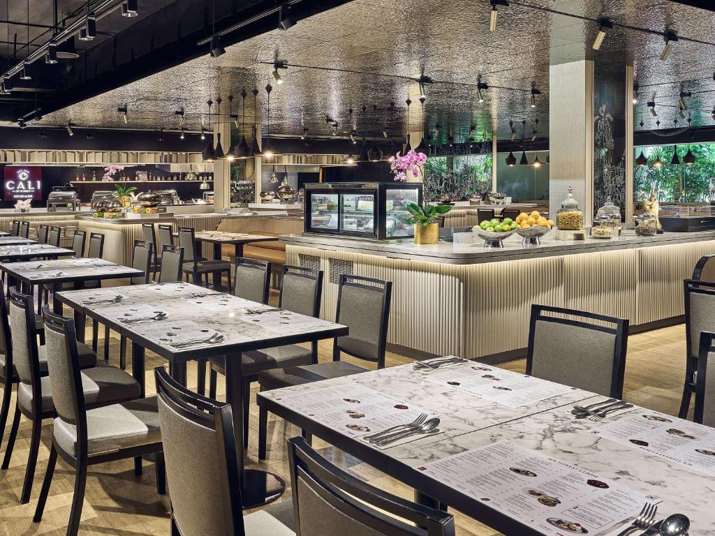 dal travel Novotel Singapore on Kitchener