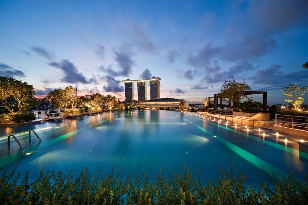 dal travel The Fullerton Bay Hotel Singapore