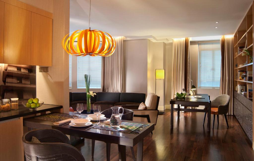 dal travel Ascott Raffles Place Singapore