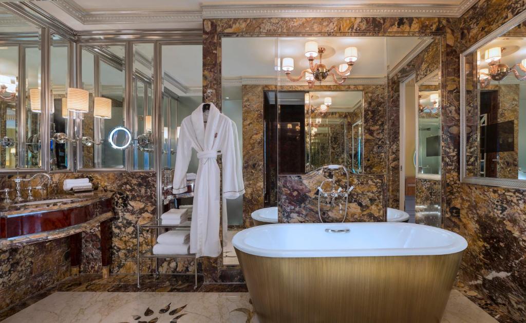 dal travel The St. Regis Singapore