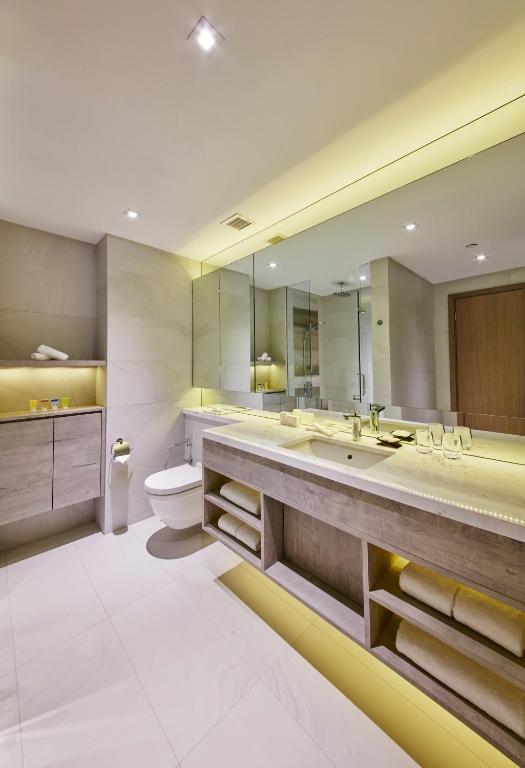 dal travel Oakwood Studios Singapore