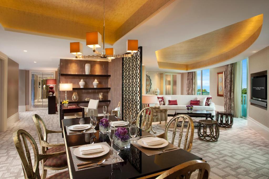 dal travel Michael by Resort World Sentosa