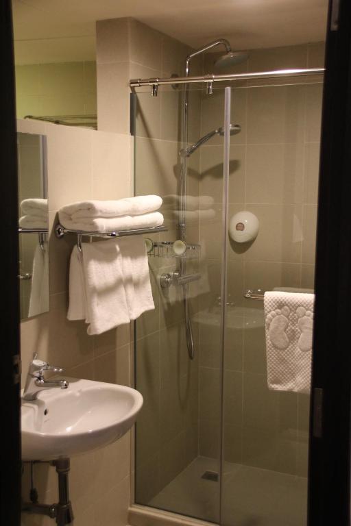 dal travel Strand Hotel Singapore
