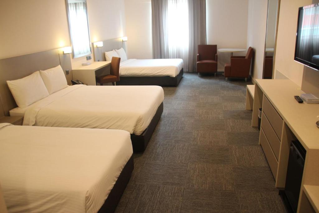dal travel Strand Hotel Singapore