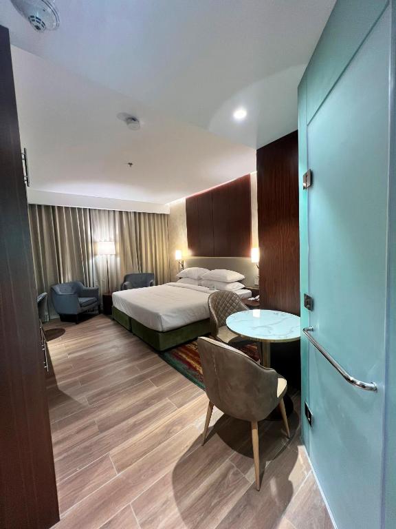 City Seasons Suites