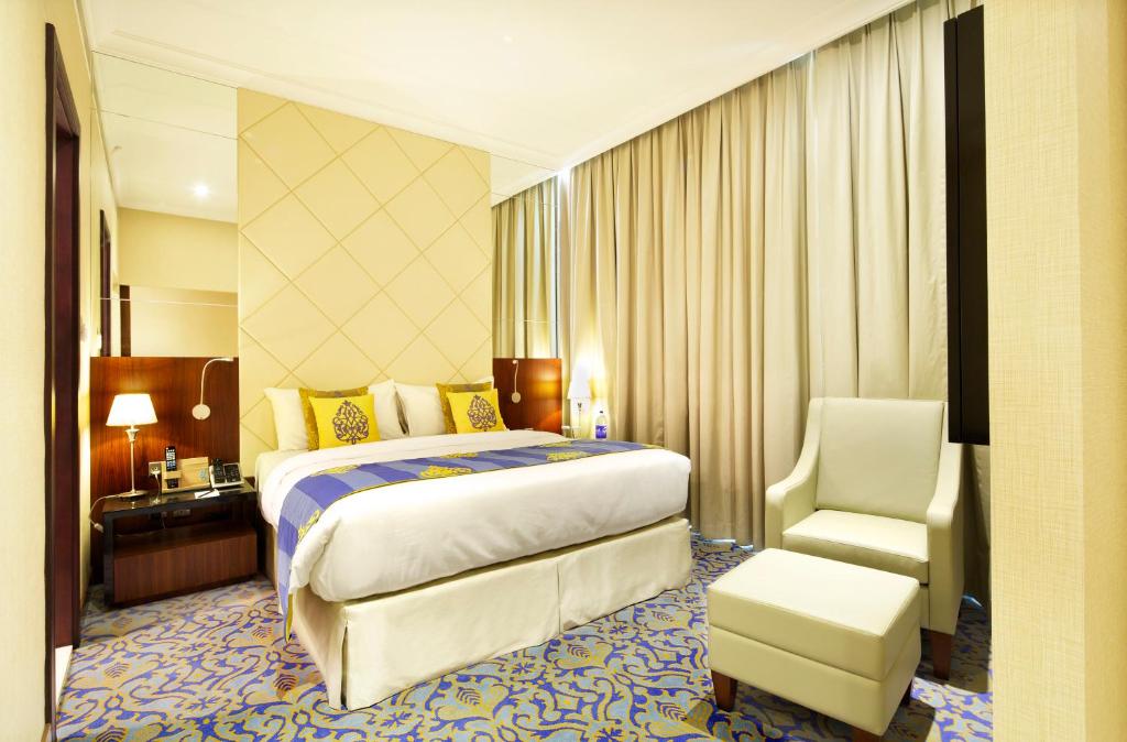 Raviz Center Point Hotel