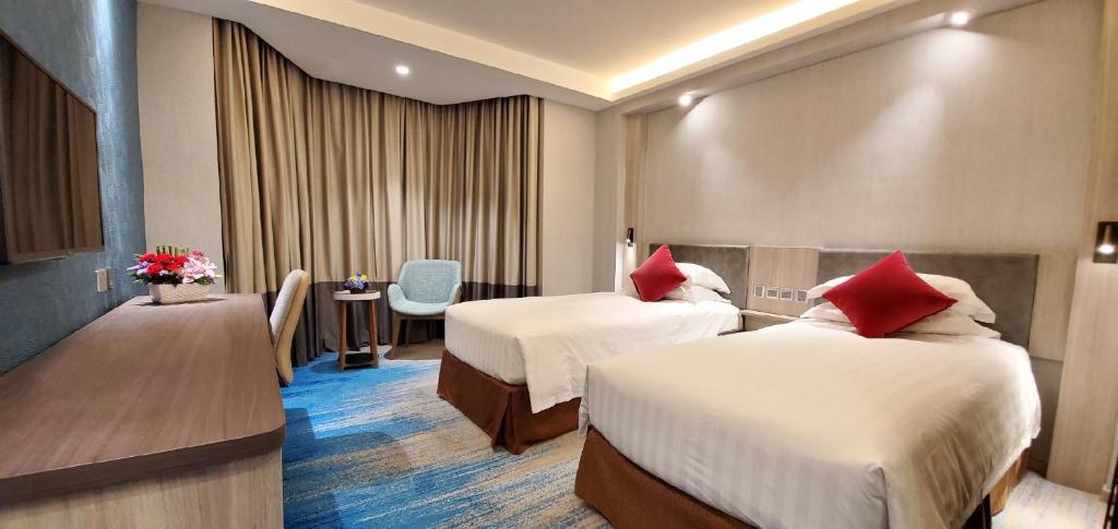 dal travel Wharney Hotel