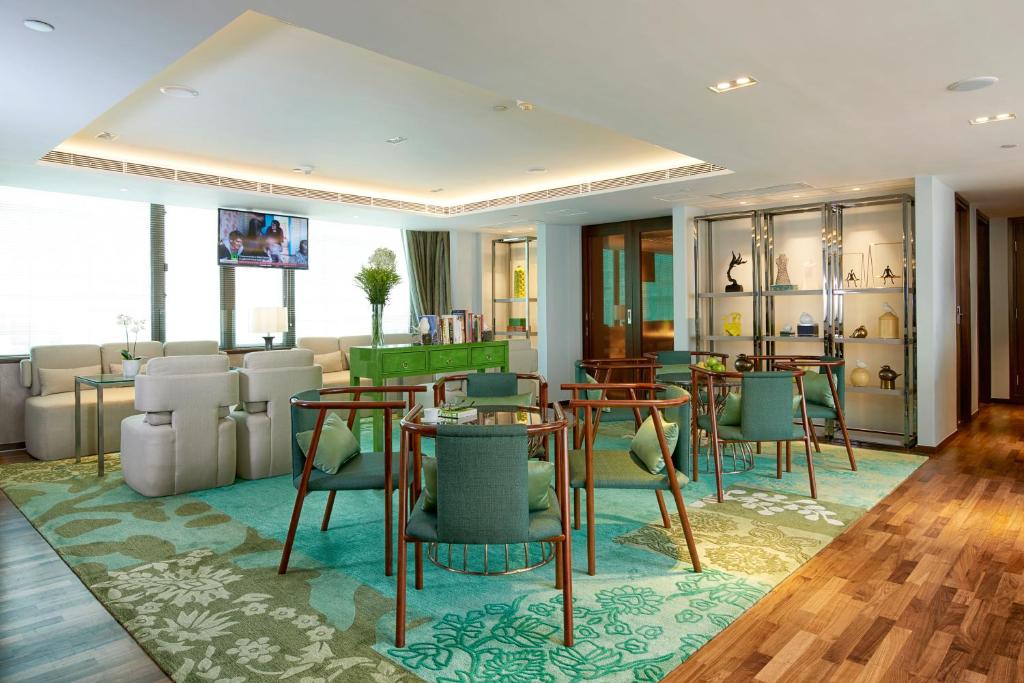 dal travel Wharney Hotel