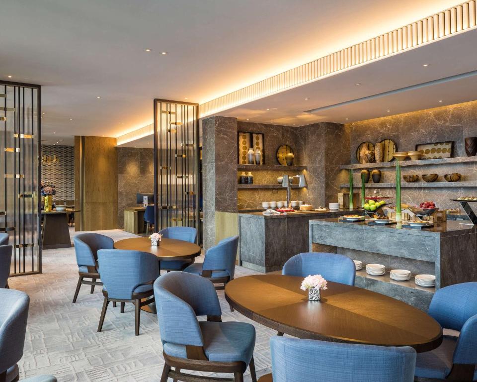 dal travel Hyatt Centric Victoria Harbour Hong Kong