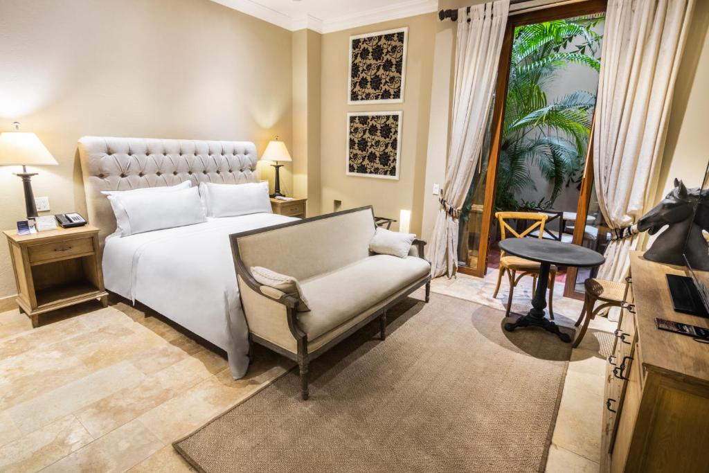 dal travel Bastión Luxury Hotel