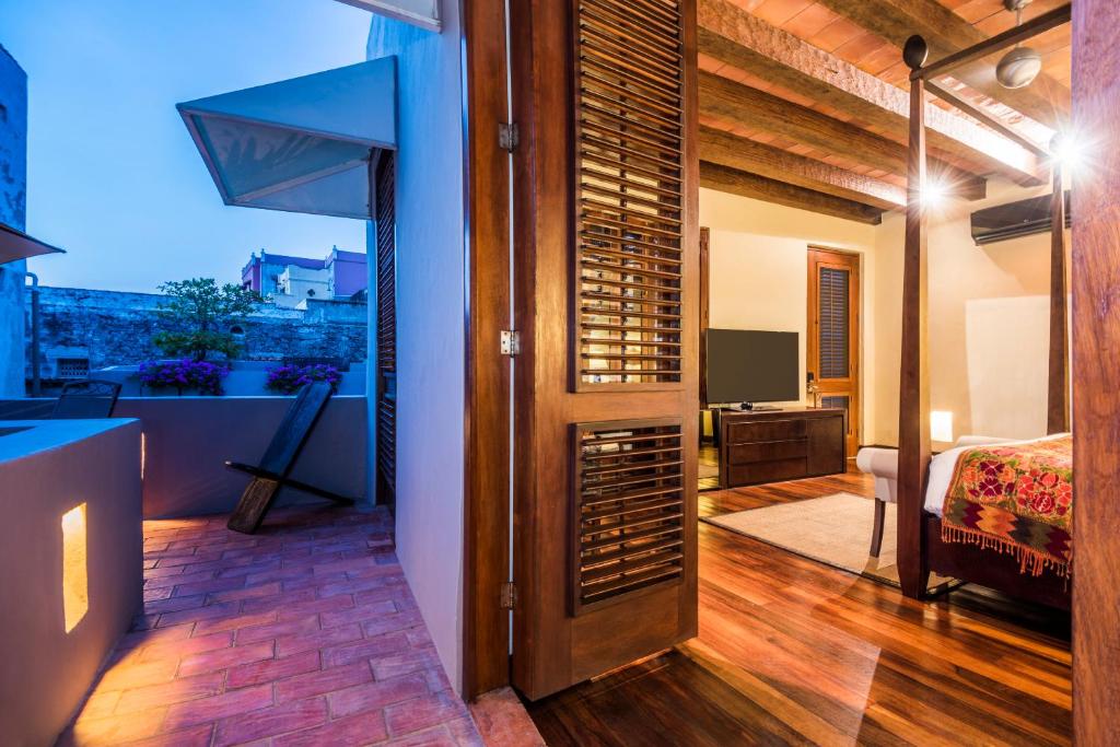 dal travel Ananda Hotel Boutique