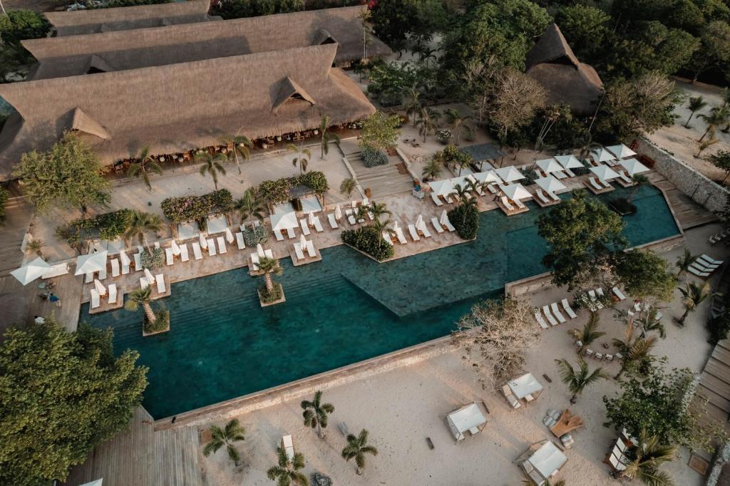 dal travel Makani Luxury Wanderlust