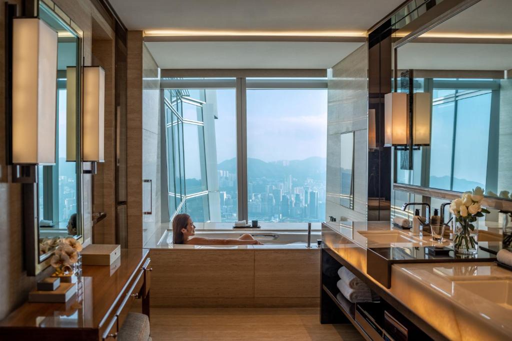 dal travel The Ritz-Carlton Hong Kong