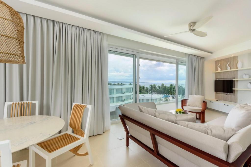 dal travel Aqua Boracay