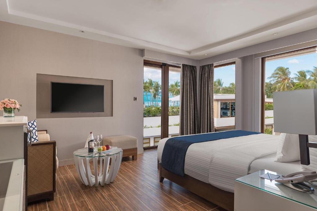 dal travel Henann Crystal Sands Resort
