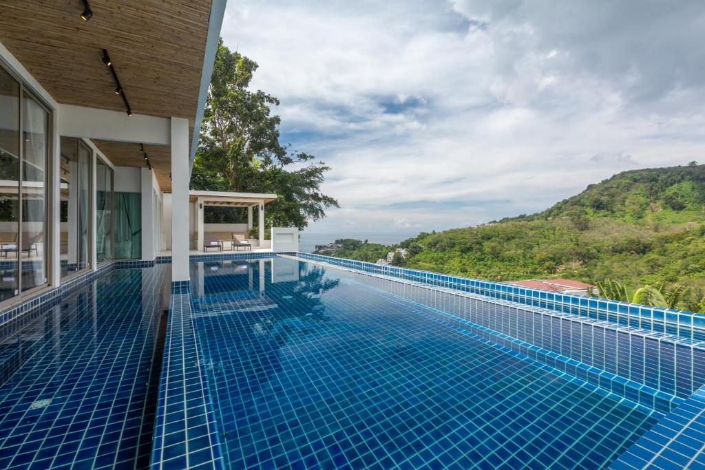 Amala Grand Bleu Hilltops Resort