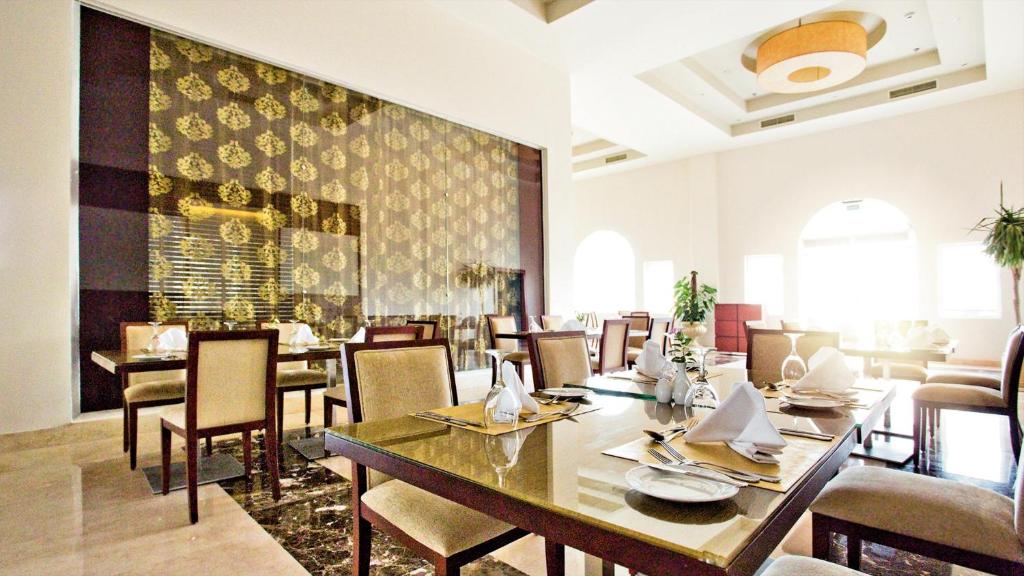 POSH CLUB SUNRISE MONTEMARE RESORT