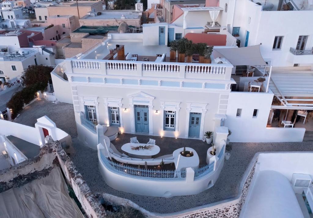 Oia Mansion