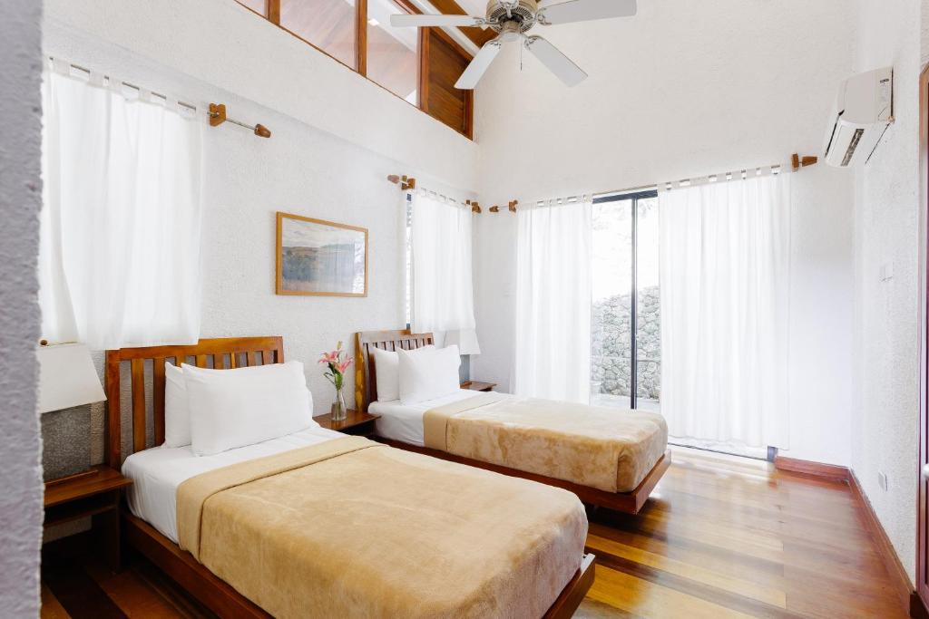 dal travel The Strand Boracay