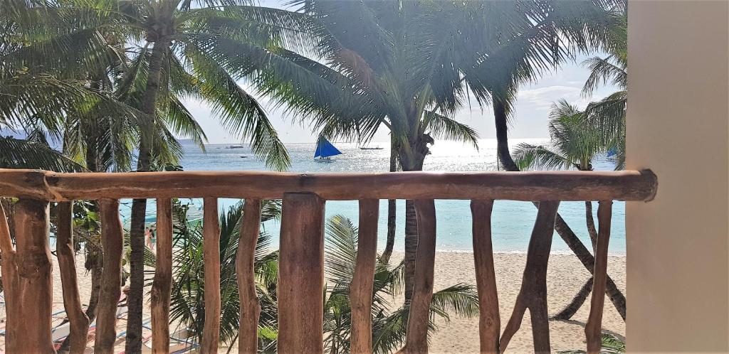 dal travel DiveGurus Boracay Beach Resort