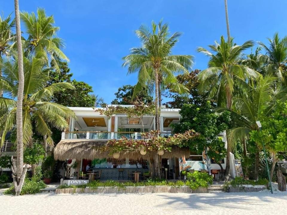 Jony's Beach Resort