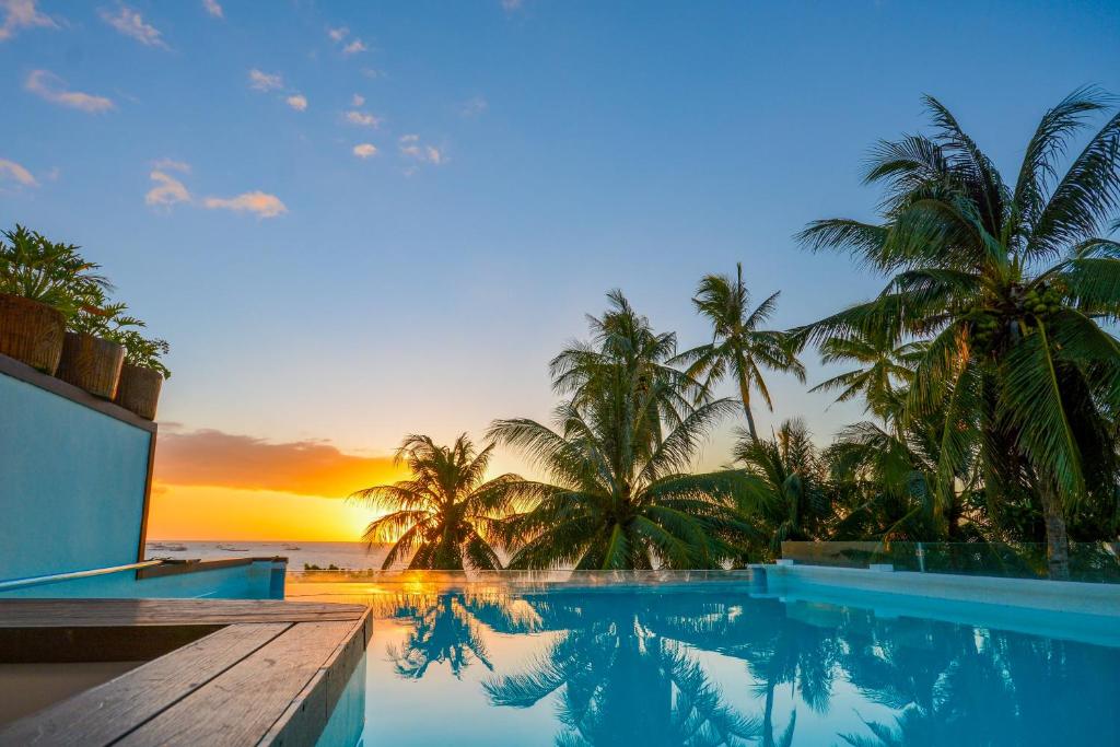 dal travel Signature Boracay Blue