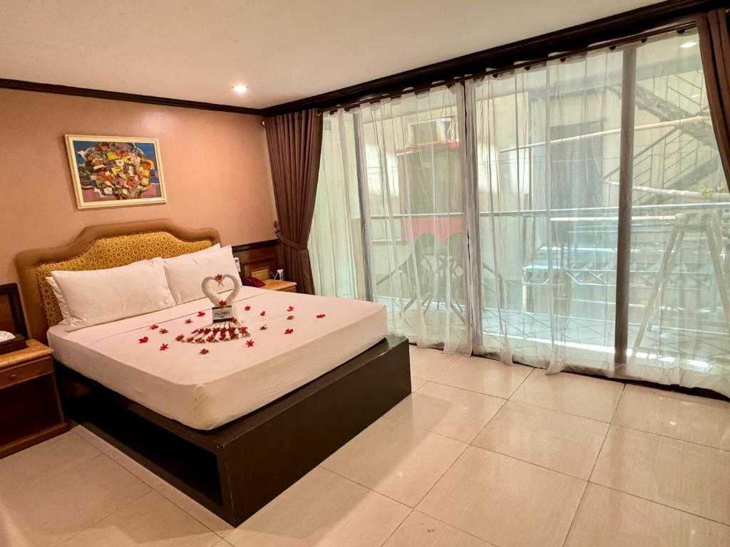 dal travel Red Coco Inn De Boracay