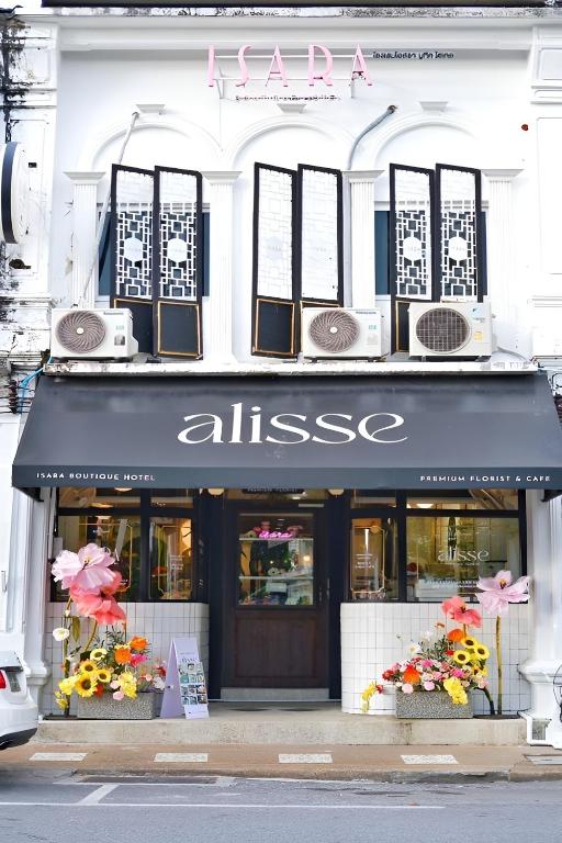 Isara Boutique Hotel & Cafe