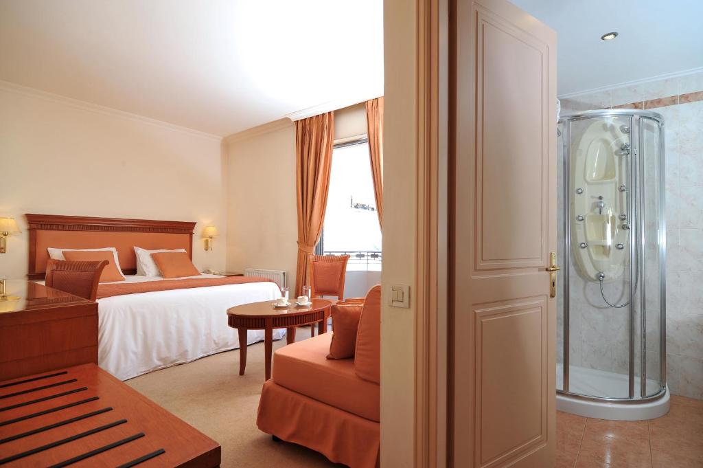 Athens Atrium Hotel & Jacuzzi Suites