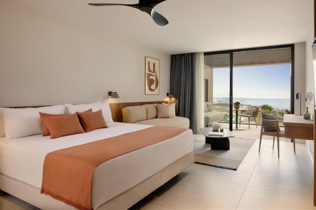 Royal Hideaway Corales Villas