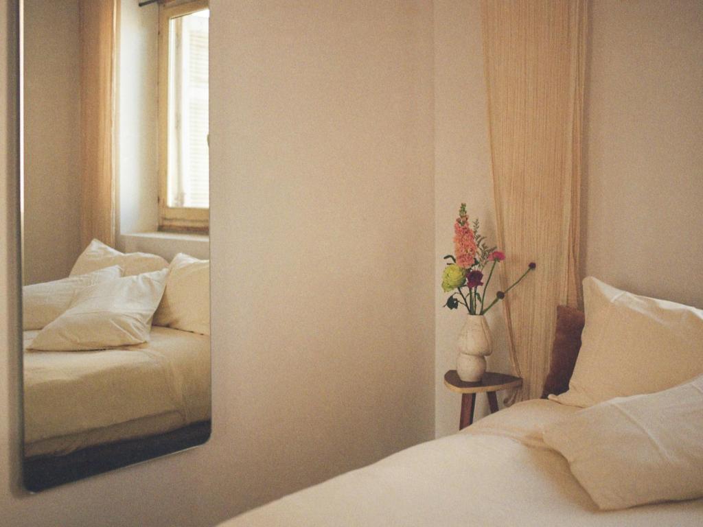 Mona Hotel