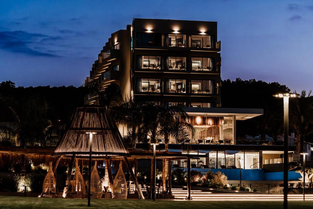 Cavo Zoe Seaside Hotel