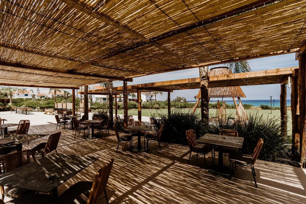 Cavo Zoe Seaside Hotel