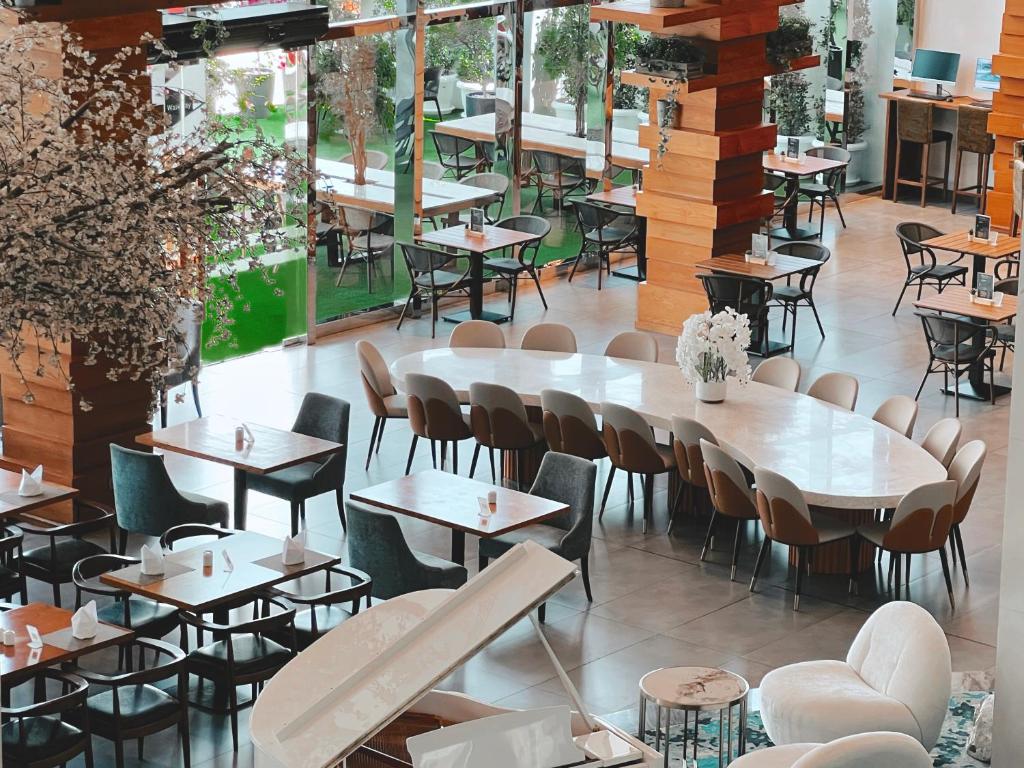Canal Central Hotel Business Bay