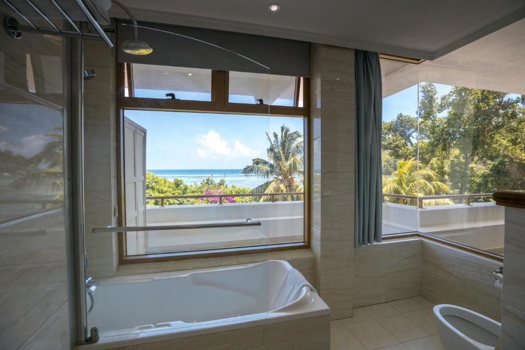 dal travel Crown Beach Hotel Seychelles