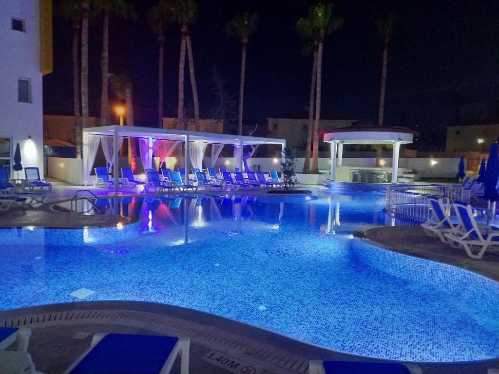 Captain Pier Hotel