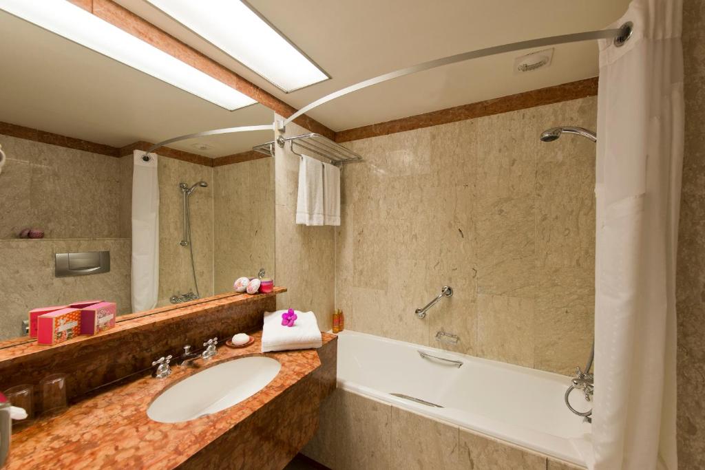 dal travel Holiday Inn Nice, an IHG Hotel