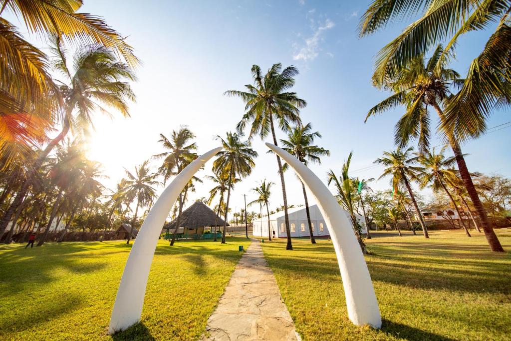 Safari Kenya si plaja Mombasa - Hotel PrideInn Flamingo Beach Resort 4*